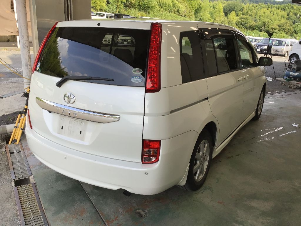 TOYOTA ISIS 2008