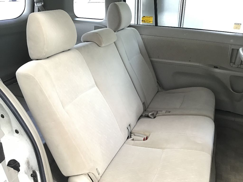 TOYOTA ISIS 2008