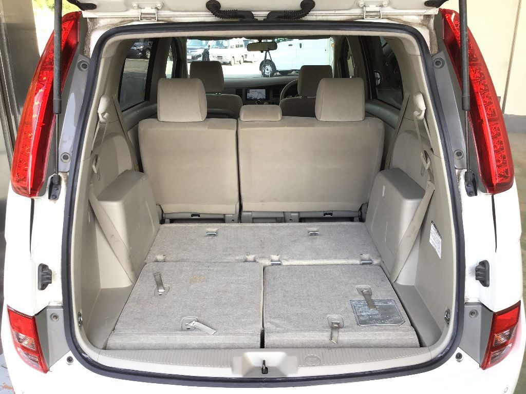 TOYOTA ISIS 2008