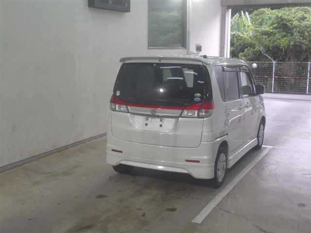 SUZUKI SOLIO 2013
