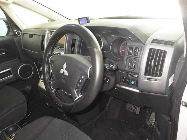 MITSUBISHI DELICA D5 2008
