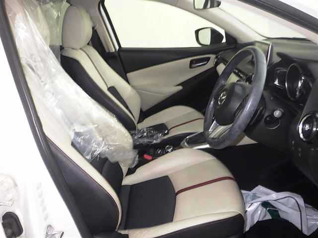MAZDA DEMIO 2015
