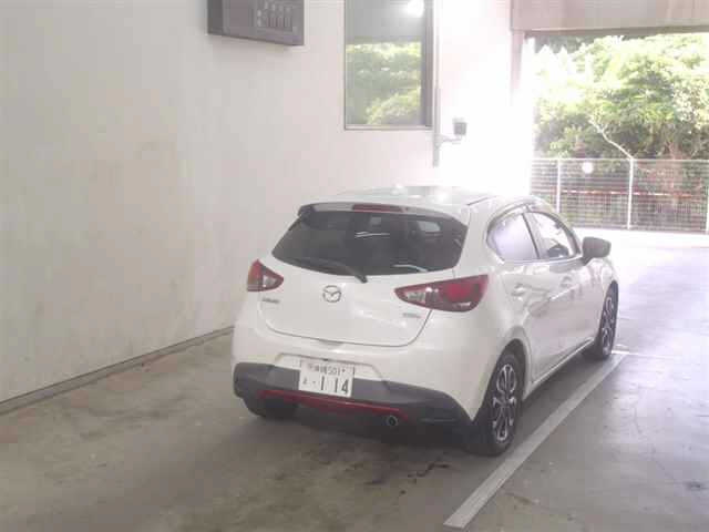 MAZDA DEMIO 2015