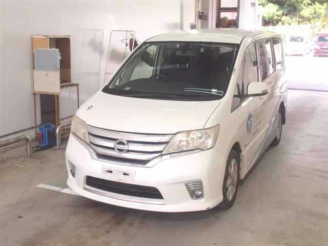 NISSAN SERENA 2013