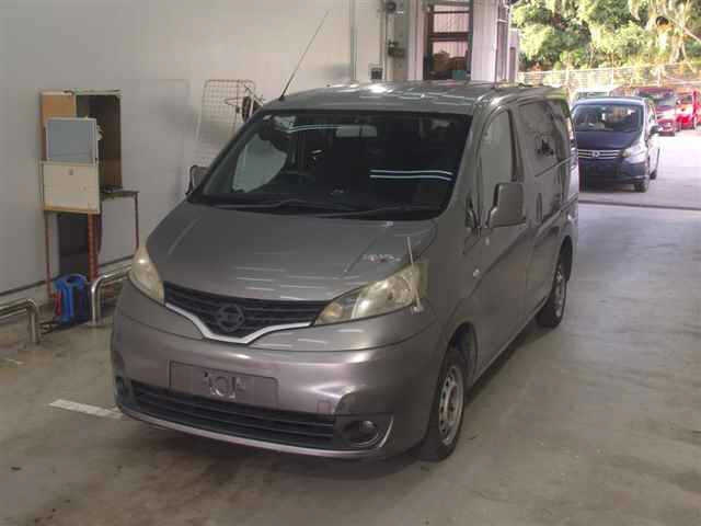 NISSAN NV200 2012