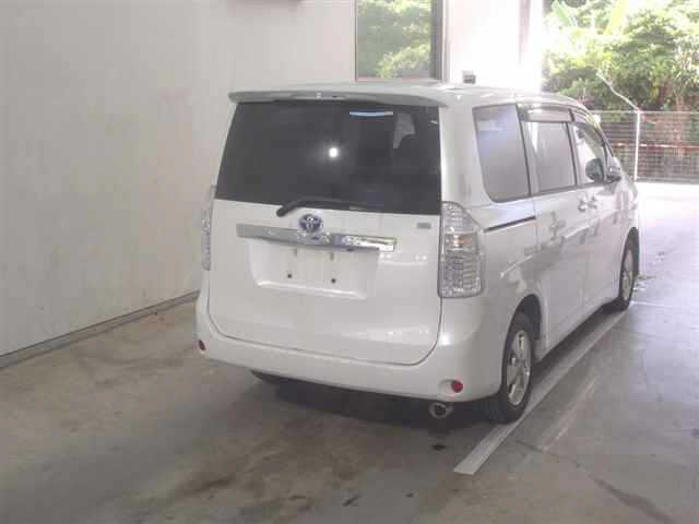 TOYOTA NOAH 2008