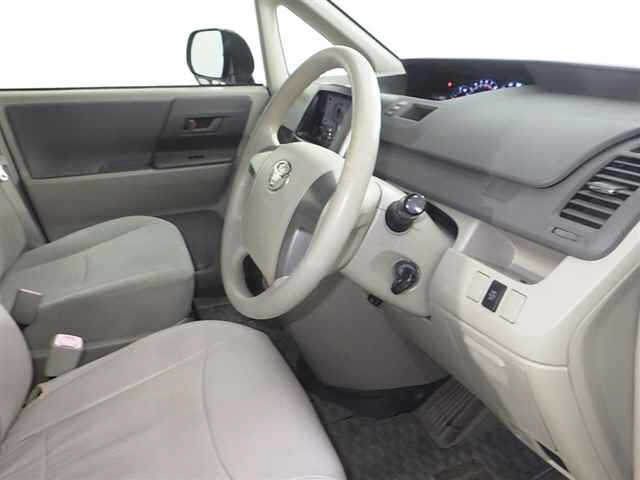 TOYOTA NOAH 2008
