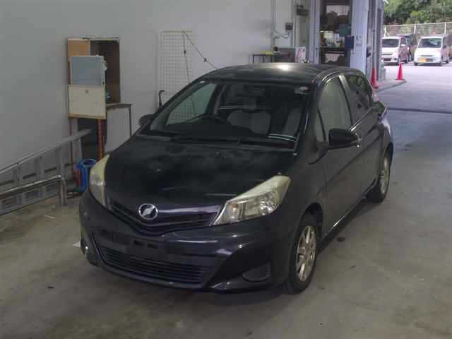 TOYOTA VITZ 2011