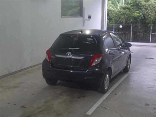 TOYOTA VITZ 2011