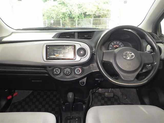 TOYOTA VITZ 2011