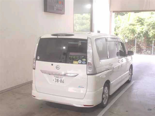 NISSAN SERENA 2013