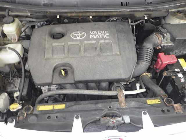 TOYOTA ISIS 2010
