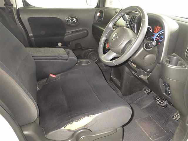 NISSAN CUBE 2010