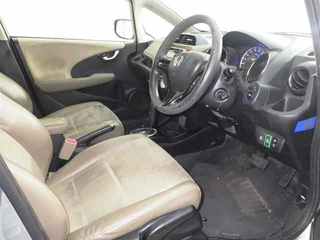 HONDA FIT SHUTTLE 2011