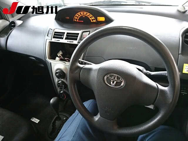 TOYOTA VITZ 2009