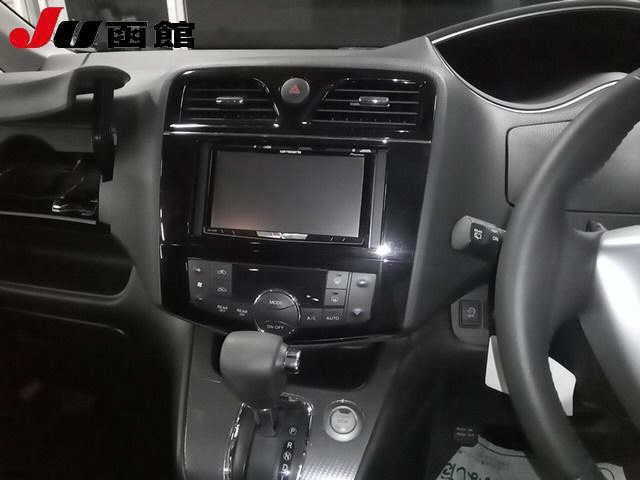 NISSAN SERENA 2015