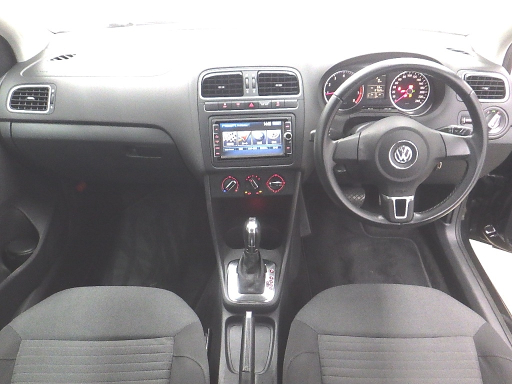 VOLKSWAGEN POLO 2014