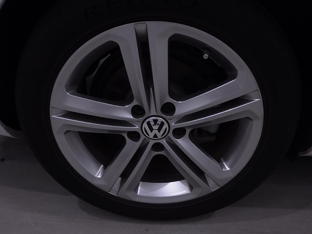 VOLKSWAGEN PASSAT VARIANT 2014