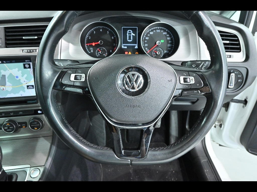 VOLKSWAGEN GOLF 2016