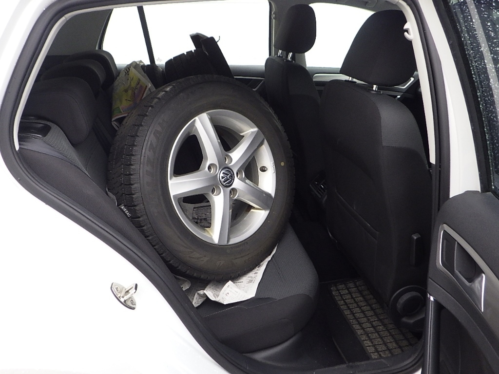 VOLKSWAGEN GOLF 2015