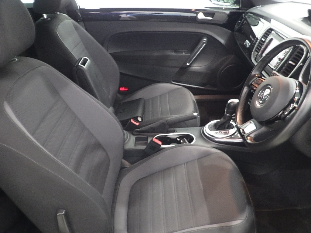 VOLKSWAGEN THE BEETLE 2017