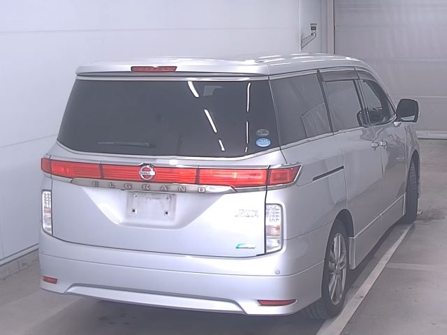 NISSAN ELGRAND 2010