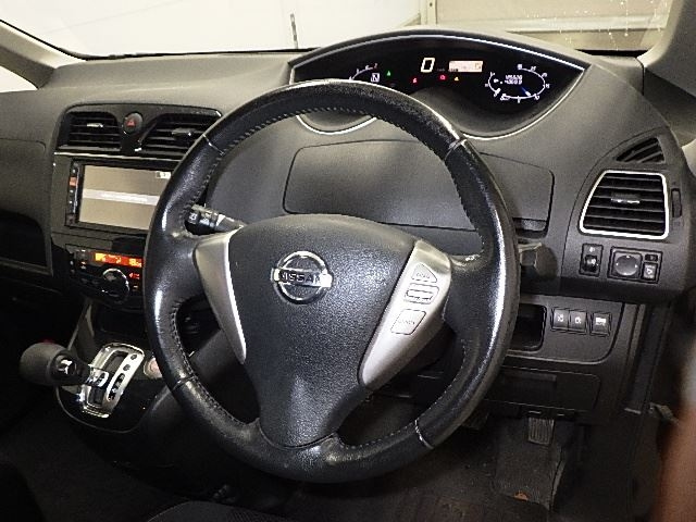NISSAN SERENA 2012