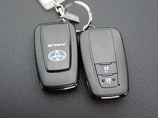 TOYOTA PRIUS 2019