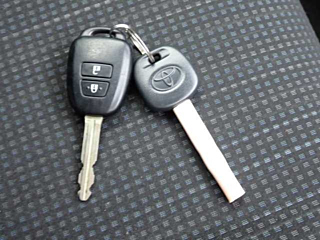 TOYOTA VITZ 2019
