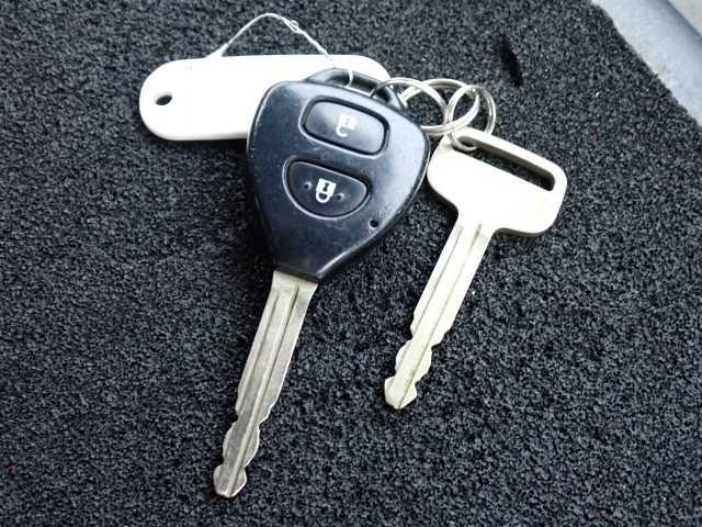 TOYOTA REGIUS ACE VAN 2011