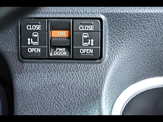 TOYOTA SIENTA 2019