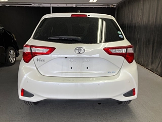 TOYOTA VITZ 2018