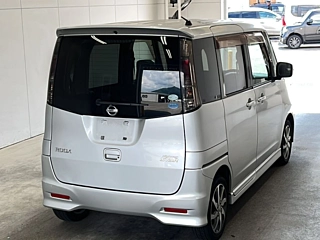 NISSAN ROOX 2010