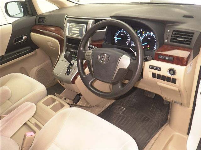 TOYOTA ALPHARD 2008