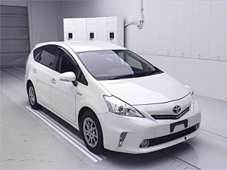 TOYOTA PRIUS ALPHA 2014