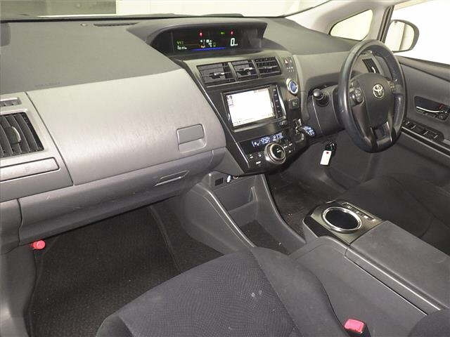 TOYOTA PRIUS ALPHA 2014