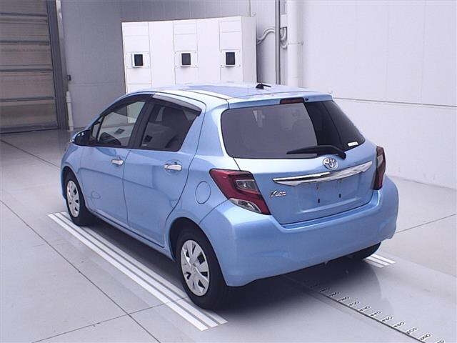 TOYOTA VITZ 2016