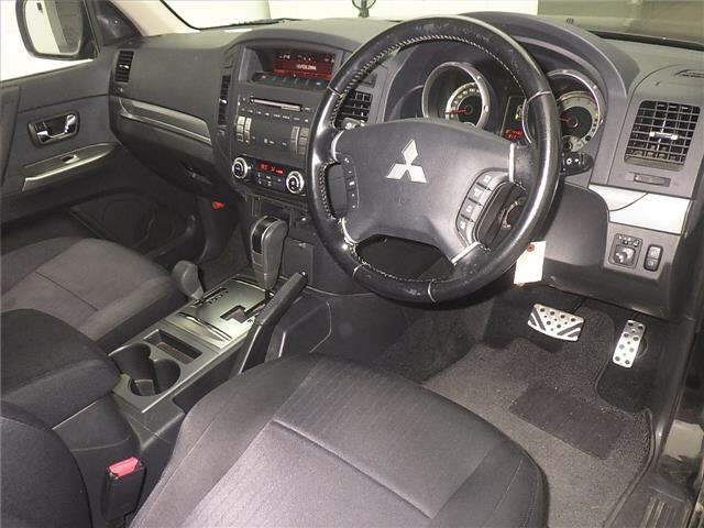 MITSUBISHI PAJERO 2013