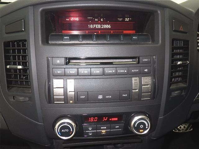 MITSUBISHI PAJERO 2013