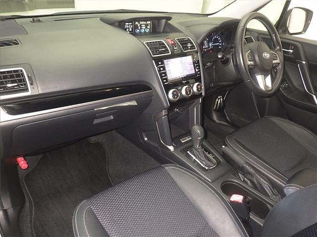 SUBARU FORESTER 2017