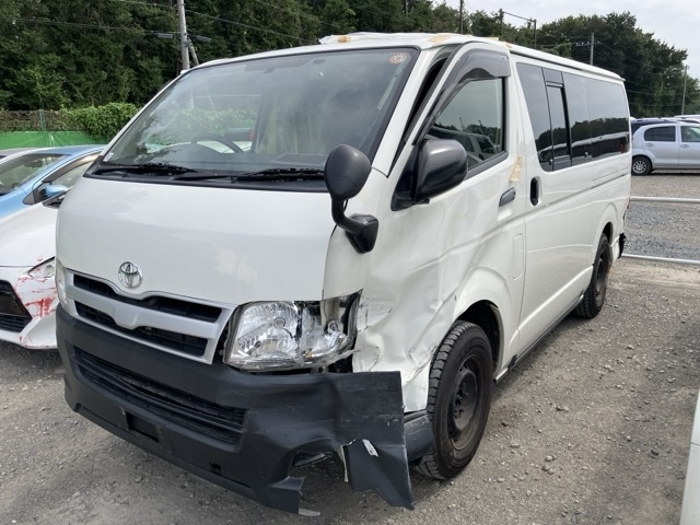 TOYOTA HIACE 2013