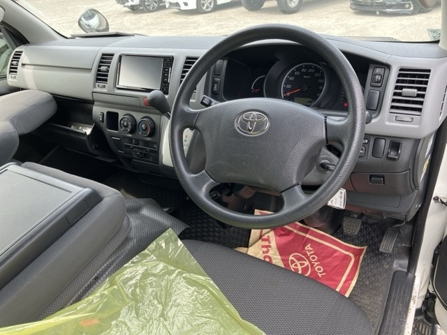 TOYOTA HIACE 2013