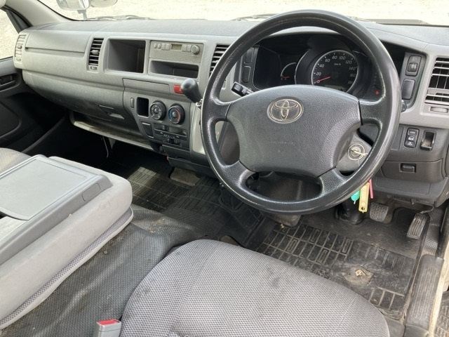 TOYOTA HIACE 2008