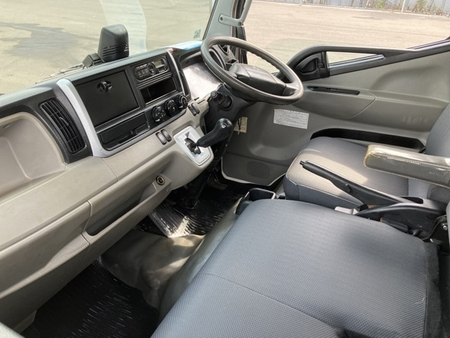 MITSUBISHI CANTER 2019