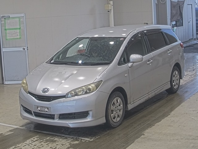TOYOTA WISH 2010