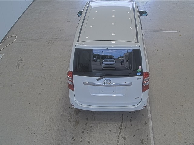 TOYOTA NOAH 2012