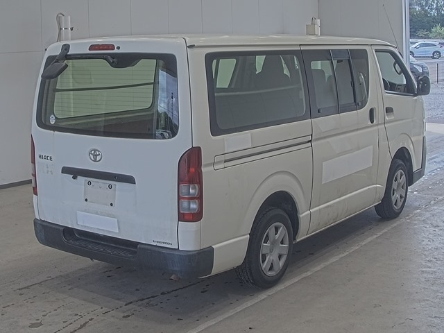TOYOTA HIACE 2013