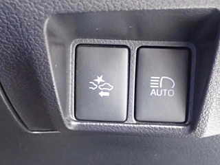 TOYOTA PREMIO 2018