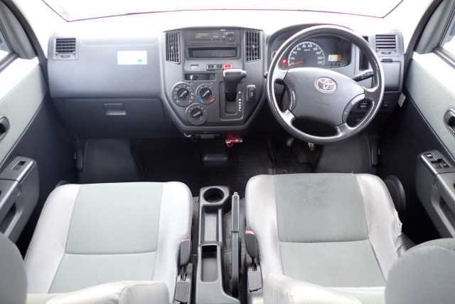 TOYOTA TOWN ACE VAN 2016