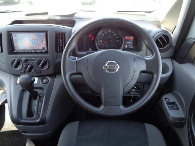 NISSAN NV200 2021